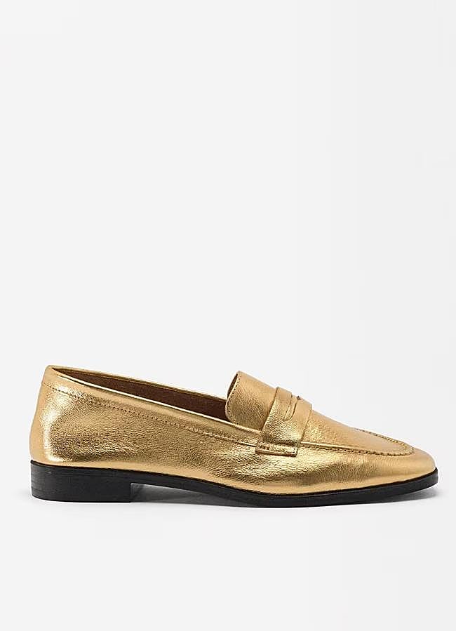 Imagen - Mocasín dorado de Parfois, 45,99 euros.