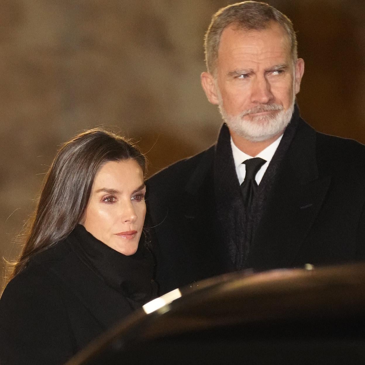 La reina Letizia y el rey Felipe en Valencia, asisten a la misa por los fallecidos de la DANA.