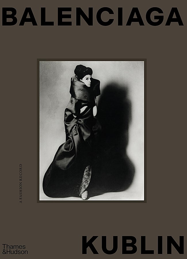 Imagen - Portada del libro que explora la relación Kublin-Balenciaga. /  CORTESÍA