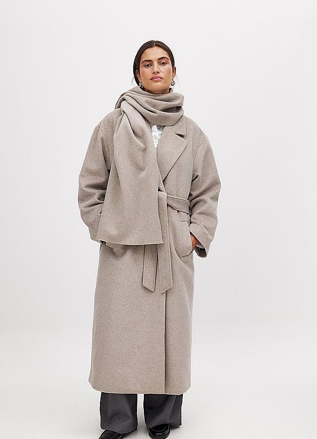 Imagen - Abrigo con bufanda de lana en beige