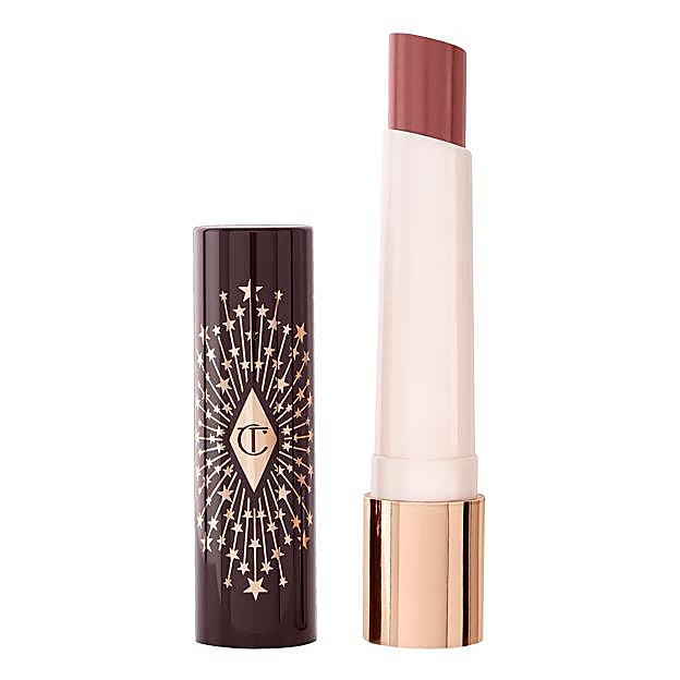 Bálsamo de labios Hyaluronic Happikiss con color de Charlotte Tilbury.