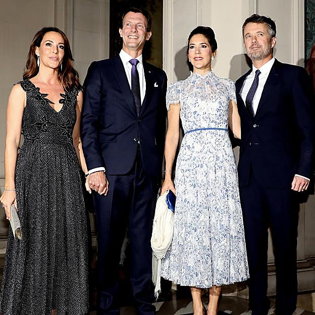 Federico y Joaquín de Dinamarca junto a sus esposas en 2019. 