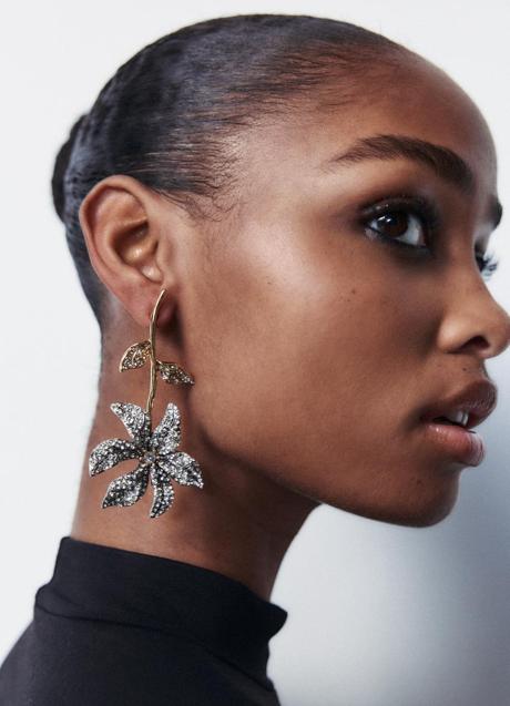 Imagen - Pendientes con forma de flor de Zara (15,95 euros)