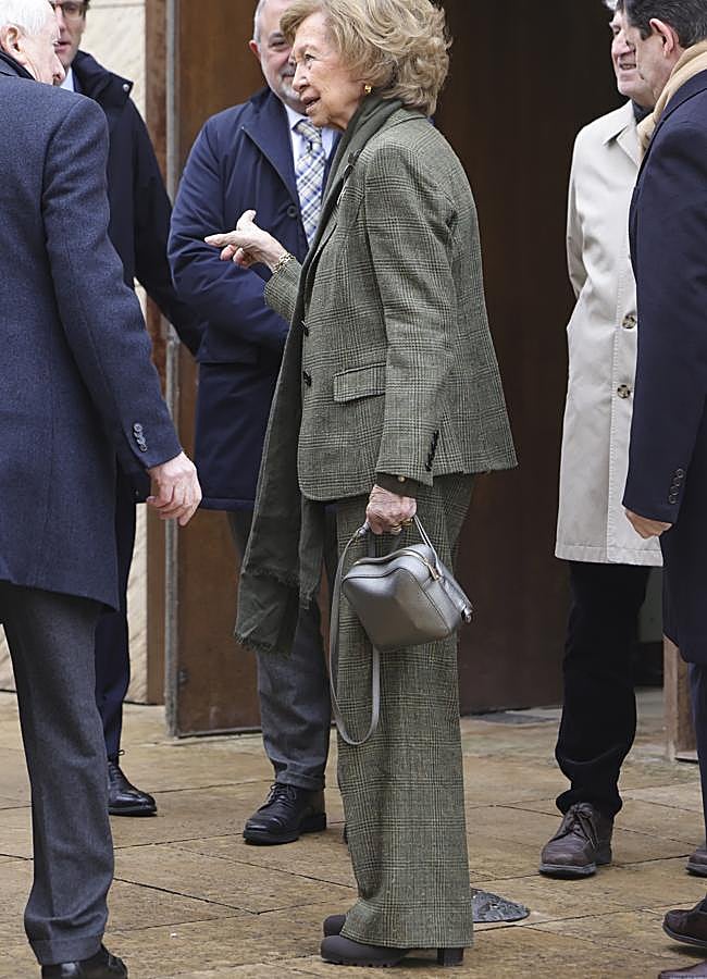 Imagen - La reina Sofía con traje de cuadros en verde. Foto: Gtres.