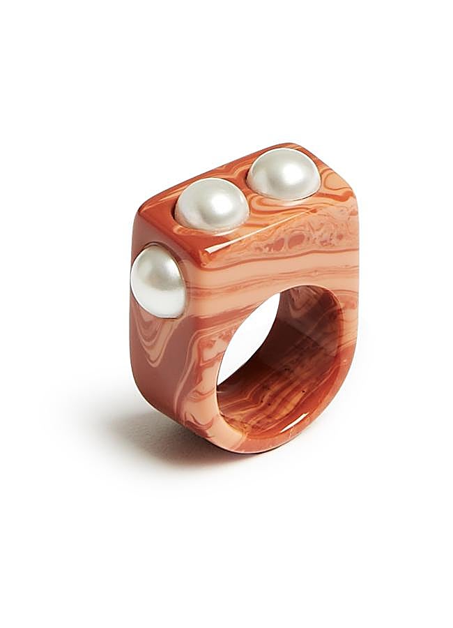 Imagen - Anillo con resina Nefertiti de La Double J (50 euros).