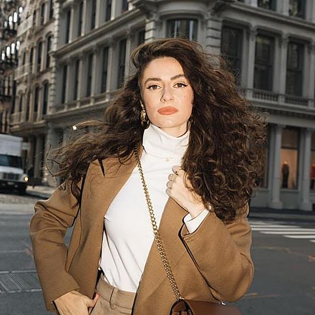 Los mejores champús hidratantes antifrizz para pelo rizado y seco