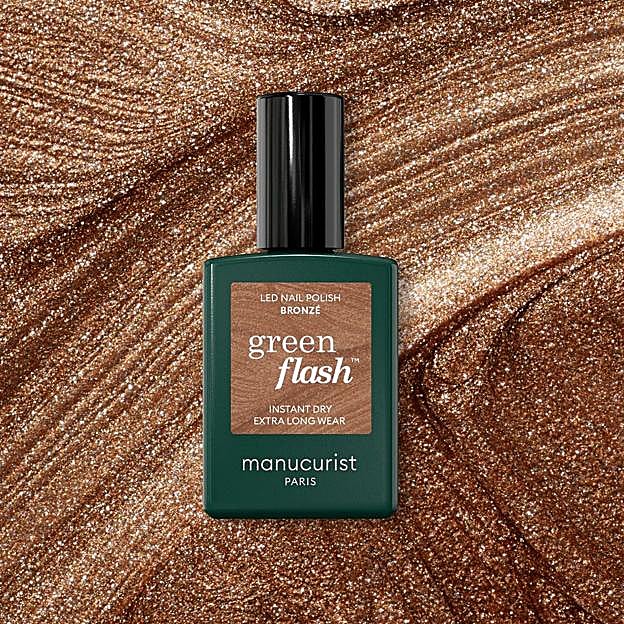Semi-Permanent LED Green Flash en tono Bronzé de Manucurist. Precio: 19 euros