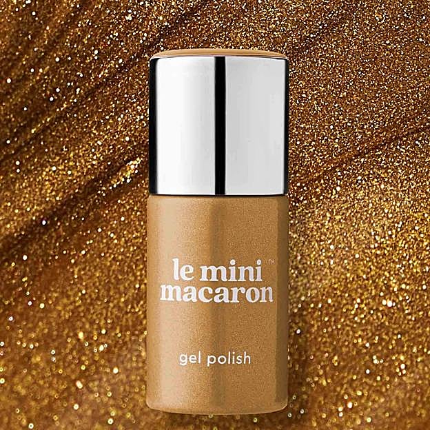 Esmalte Semipermanente en tono Golden Glow de Le Mini Macaron. Precio: 14 euros