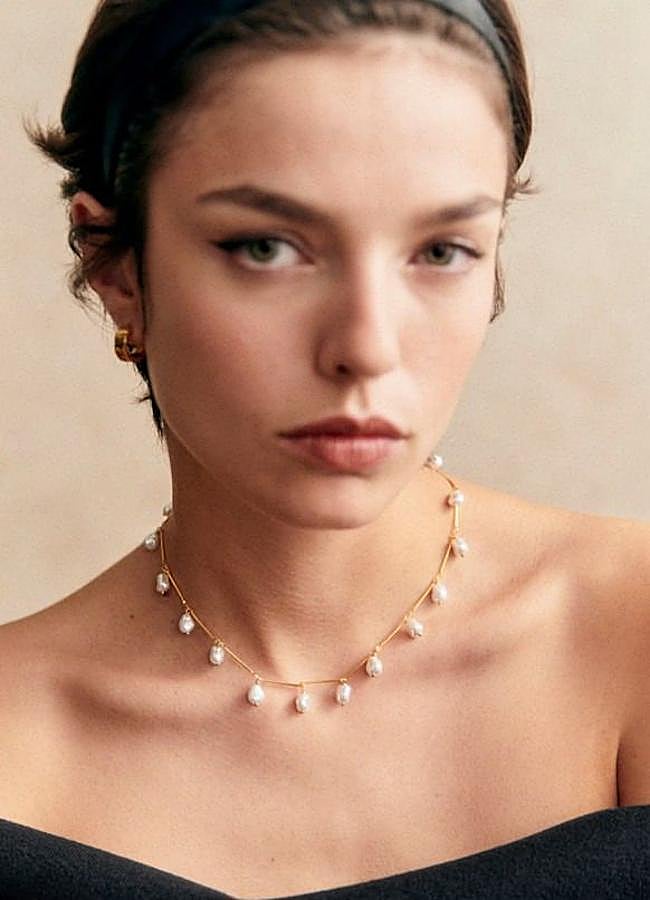 Imagen - Cadena fina dorada con perlas