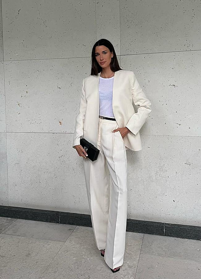 Imagen - Paula Nata con traje en blanco. @paulanata