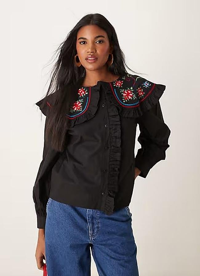 Imagen - Blusa con cuello bobo bordado con flores multicolor