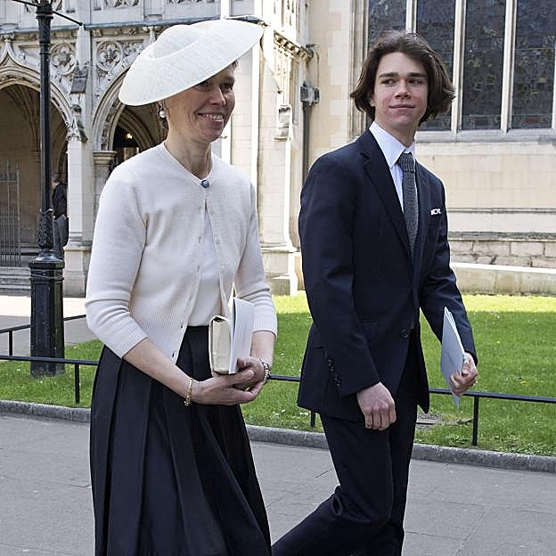 Samuel Chatto y su madre, Lady Sarah Chatto. 