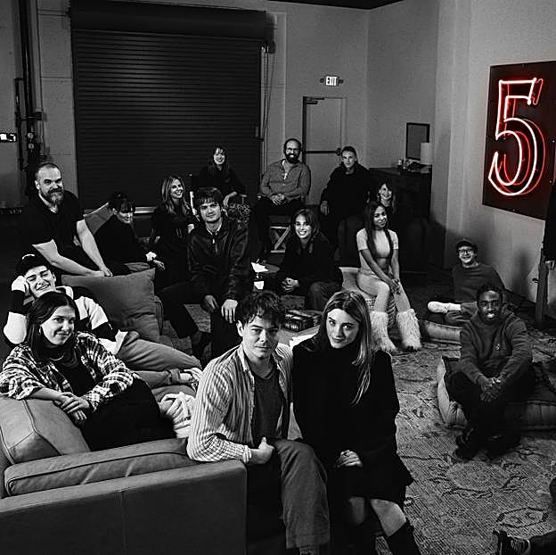 Imagen de la fase de preproducción de la quinta temporada de Stranger Things, con algunos de sus intérpretes más reconocibles.