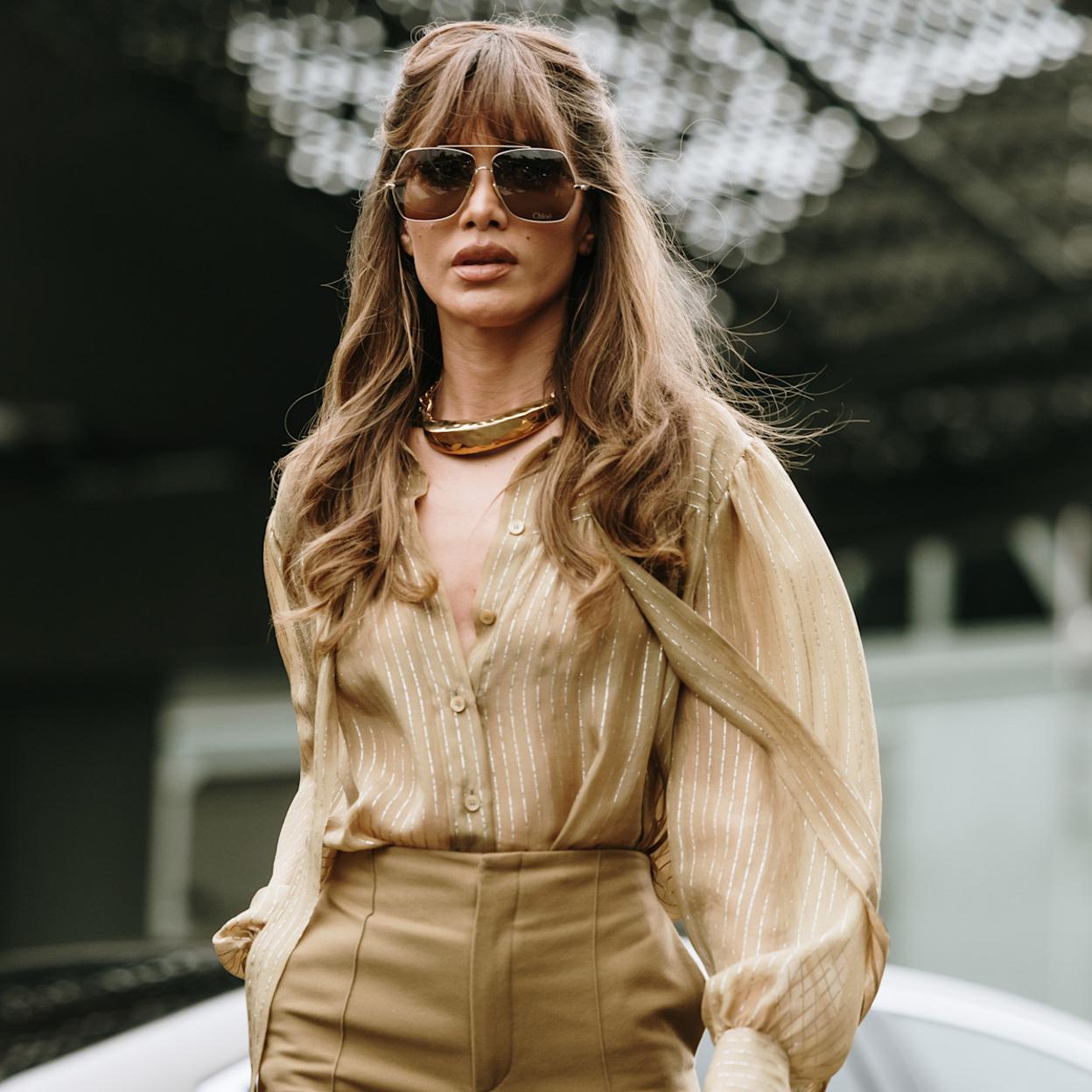 Las blusas con mangas abullonadas son perfectas para llevar en invierno. 