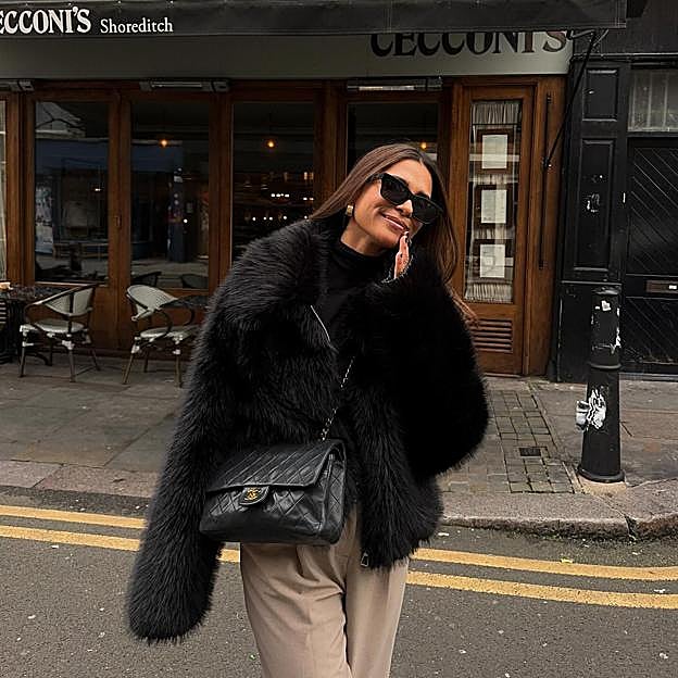 Chaquetas de pelo que hacen tus looks diarios más estilosos (y también valen para la noche)