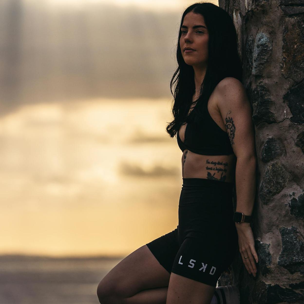 Salir a andar por la noche siendo consciente del momento presente tiene muchísimos beneficios. 