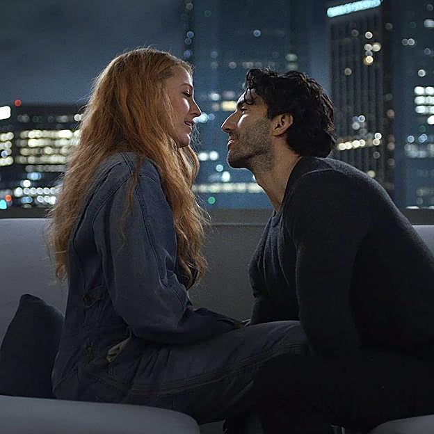 Blake Lively y Justin Baldoni, en una escena de 'Romper el círculo'. 