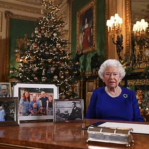 Isabel II durante uno de sus mensajes navideños. 