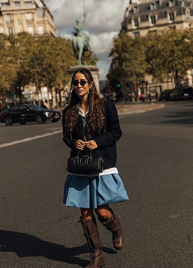 Imagen - Un look con falda globo y botas moteras. Foto: Launchmetrics spotlight