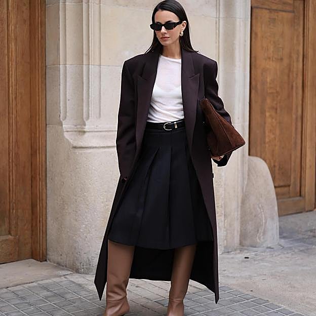 Estas faldas de tablas midi son la clave para ir elegante sin esfuerzo