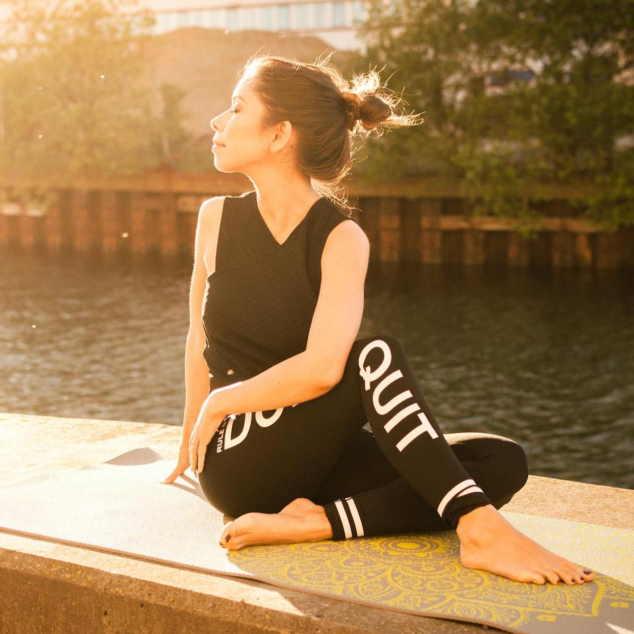 Mujer haciendo ejercicio.