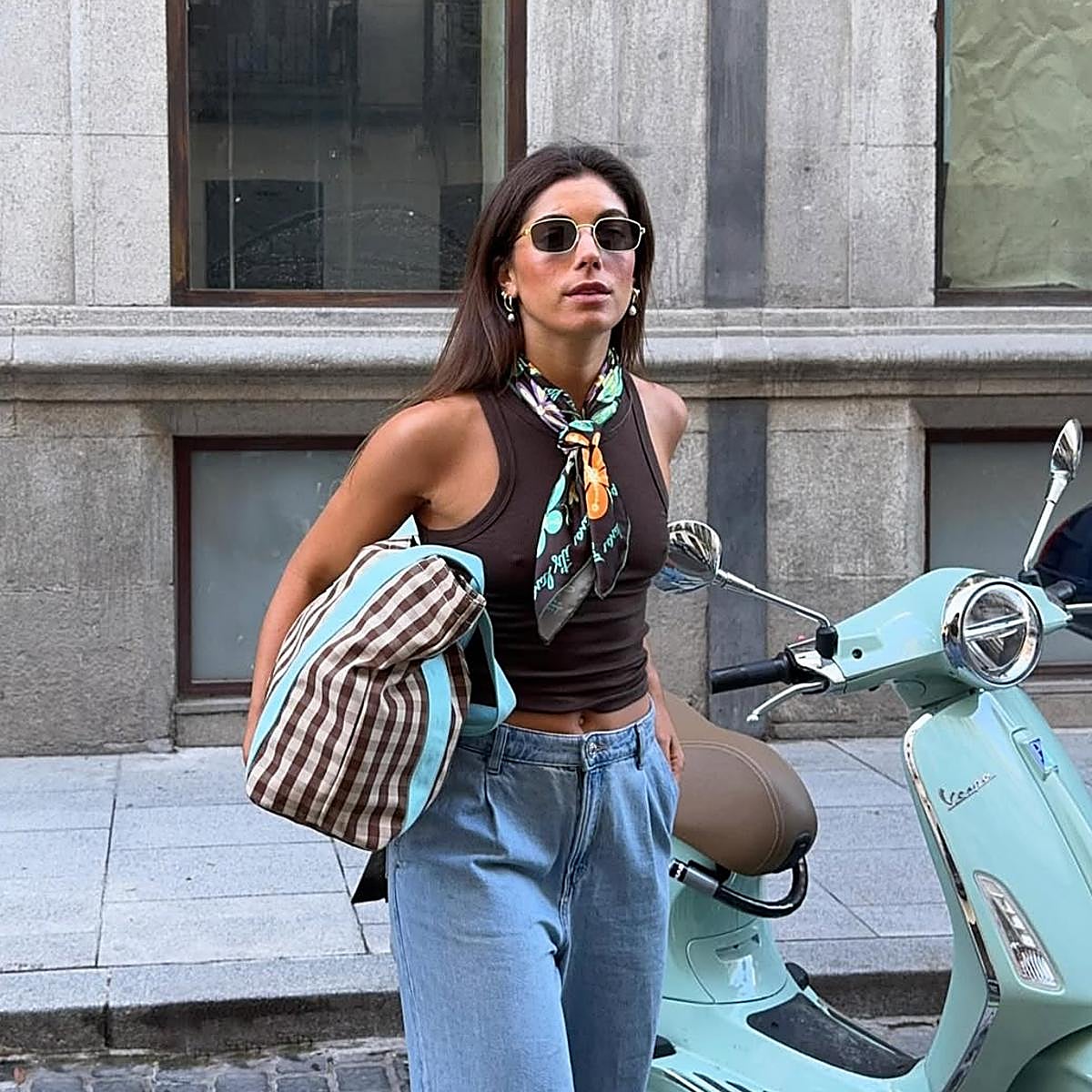 Cinco camisetas con cuello halter que son perfectas para los días de calor
