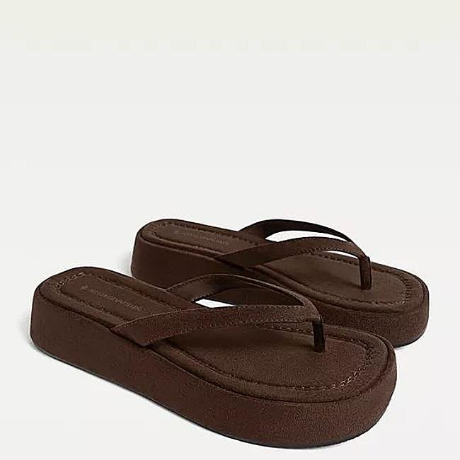 Sandalias flip flop con suela gruesa