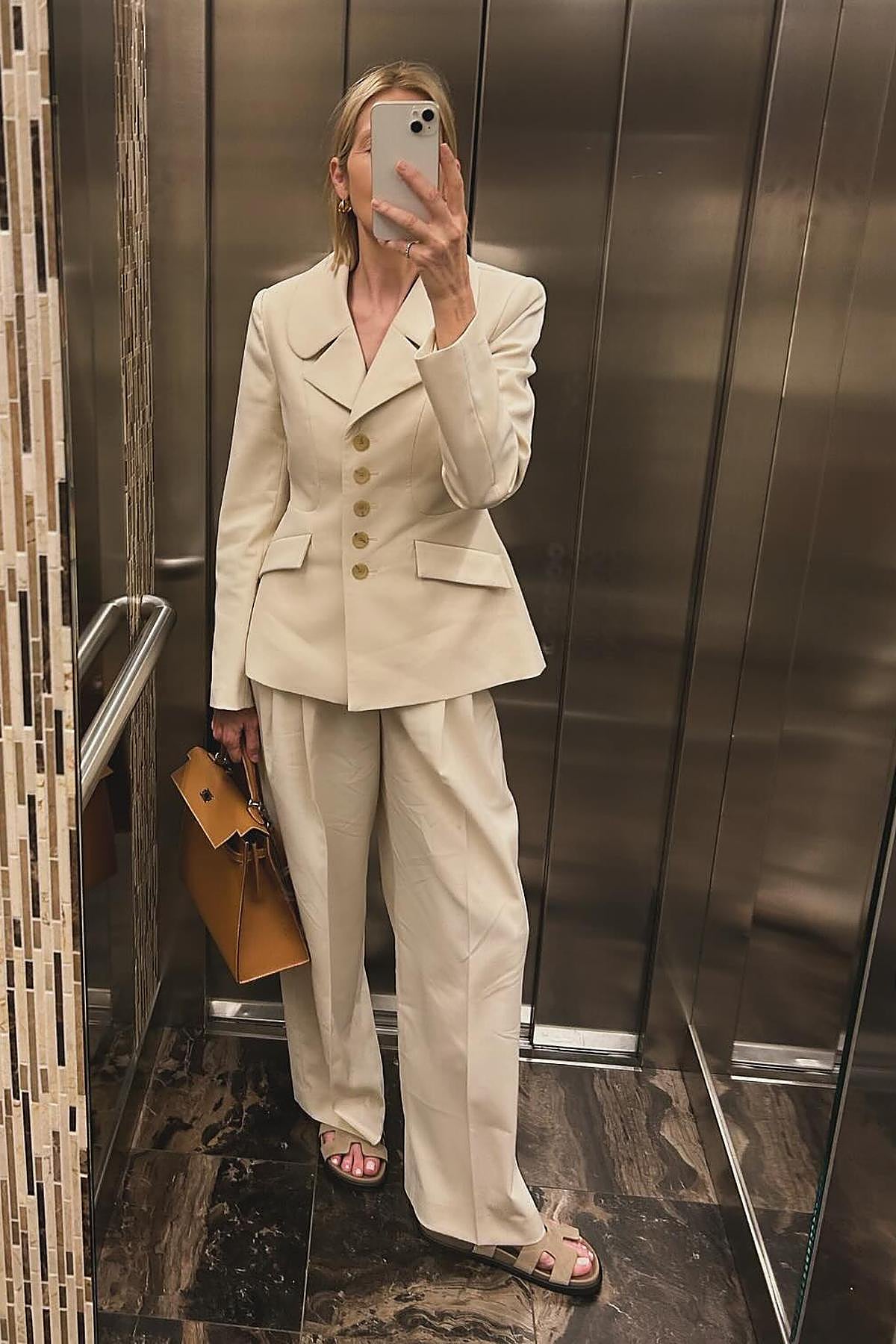 Kelly Rutherford con unas sandalias tendencia.