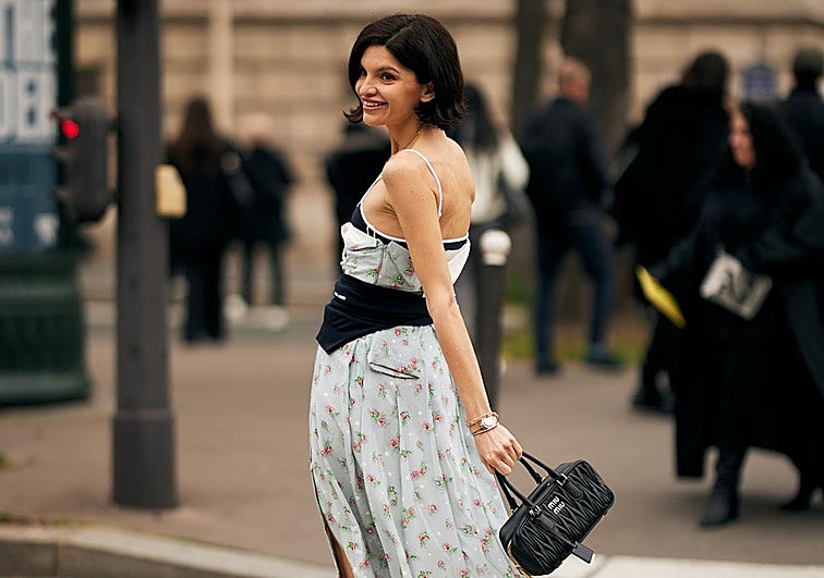 Mujer con vestido de verano