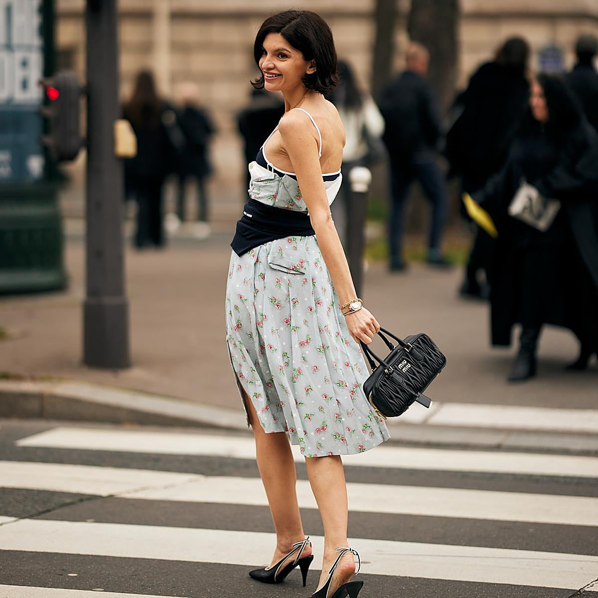 Mujer con vestido de verano