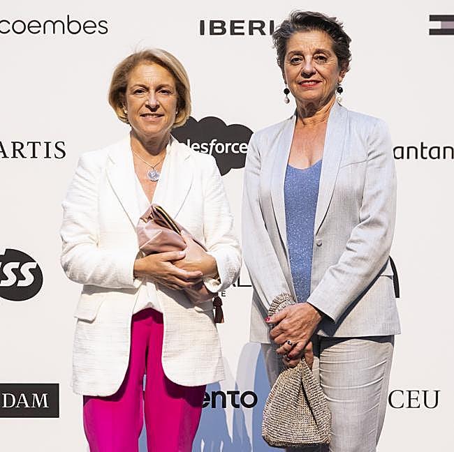 Ignacio Sierra, director general corporativo de Tendam.Rosa Visiedo, rectora de la Universidad CEU San Pablo y Carmen García de Elías, gerente.