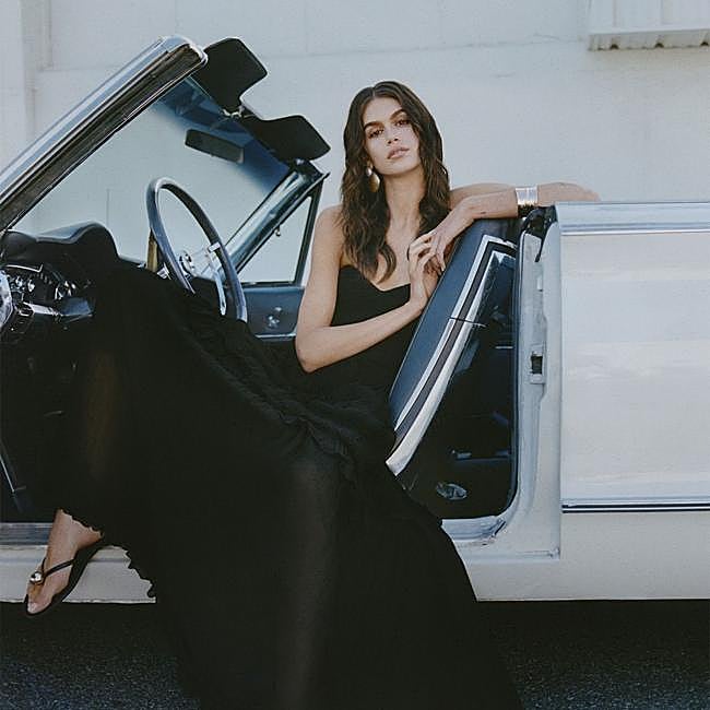 Kaia Gerber para Mango.