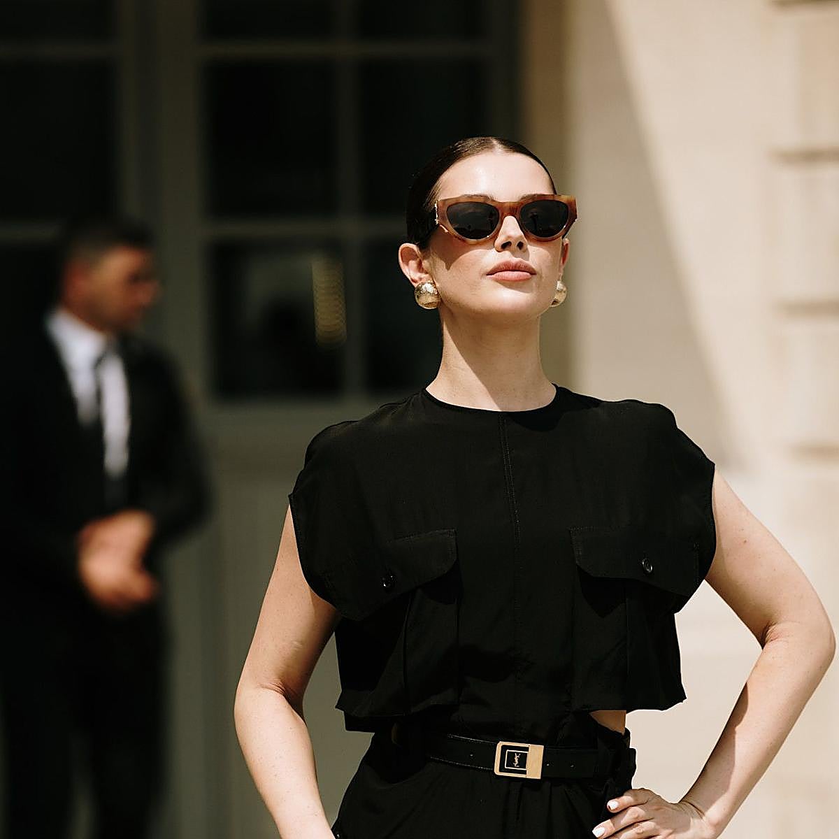 Influencer con piel luminosa