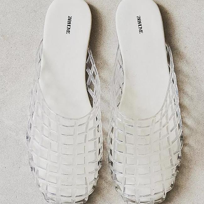 Bailarinas destalonadas de goma de Zara Home.