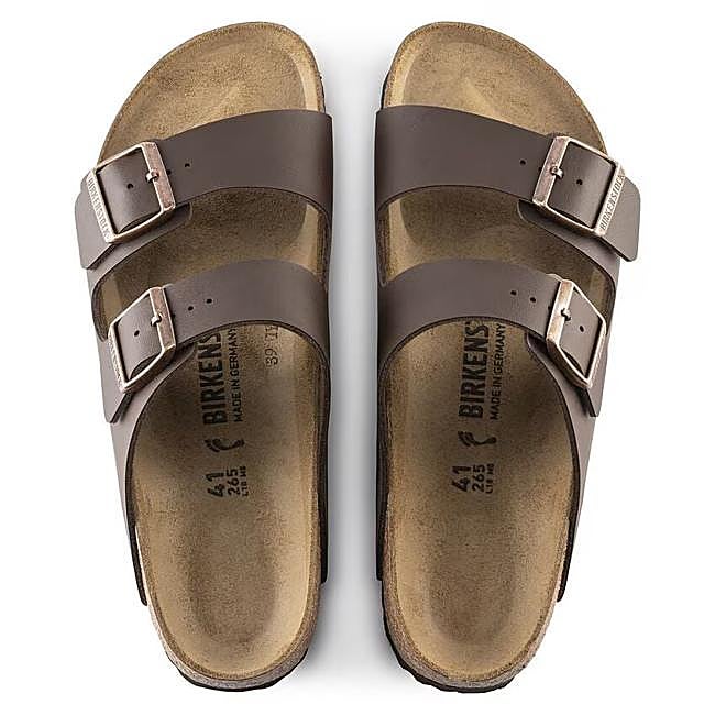 Chancla con doble hebilla de Birkenstock.