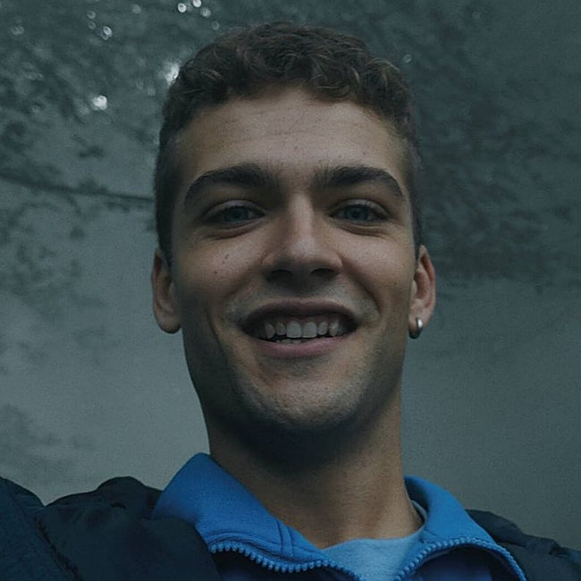 Jon (Jon Lukas) grabando un vídeo instantes antes de desaparecer sin dejar rastro.