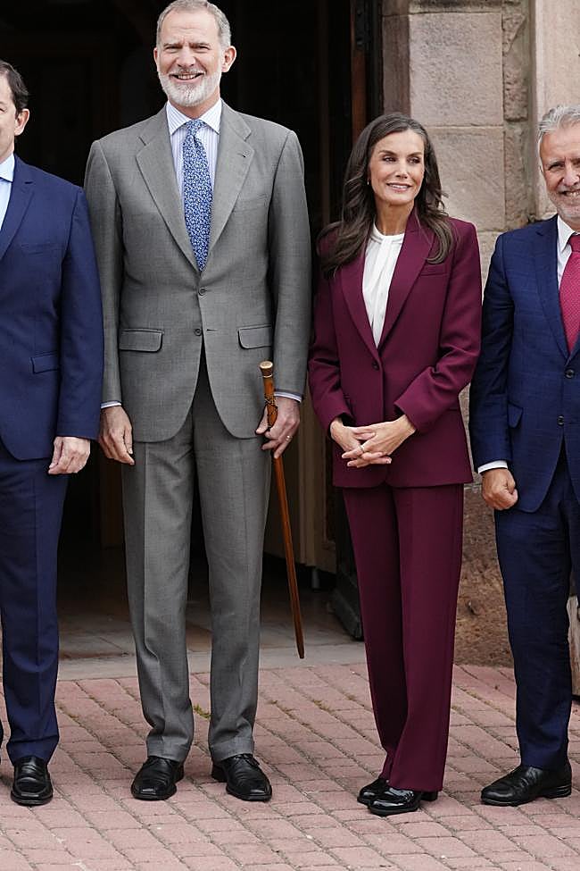 El look de la reina Letizia en su visita a Brañosera