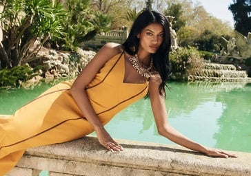 Si tienes una boda en verano, esta es la firma española donde vas a encontrar los vestidos de invitada más bonitos del momento