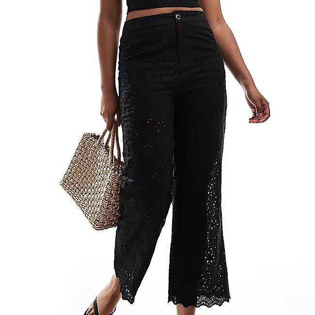 Pantalón pirata bordado