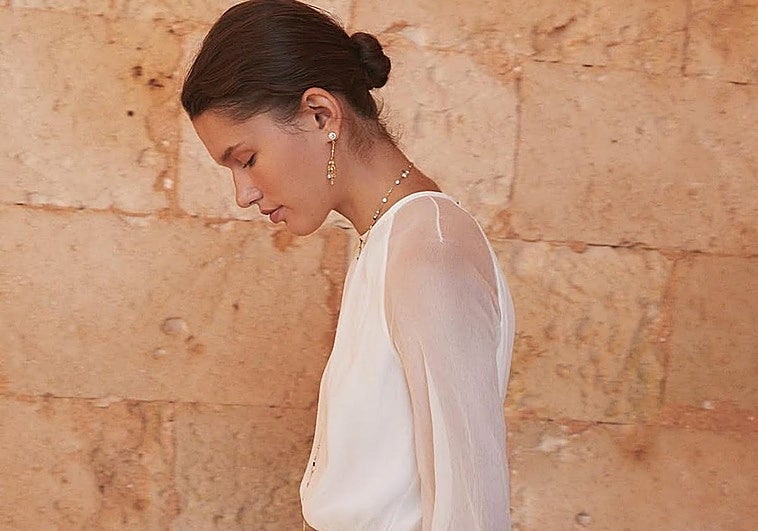 Cuatro ideas de peinados para novias que no quieren pasar calor en junio