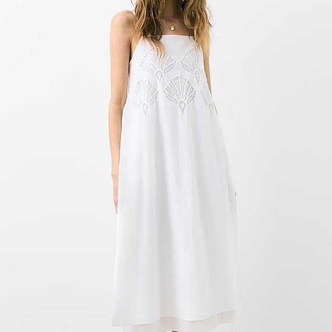 Vestido blanco de lino de H&M, 59,99 euros.