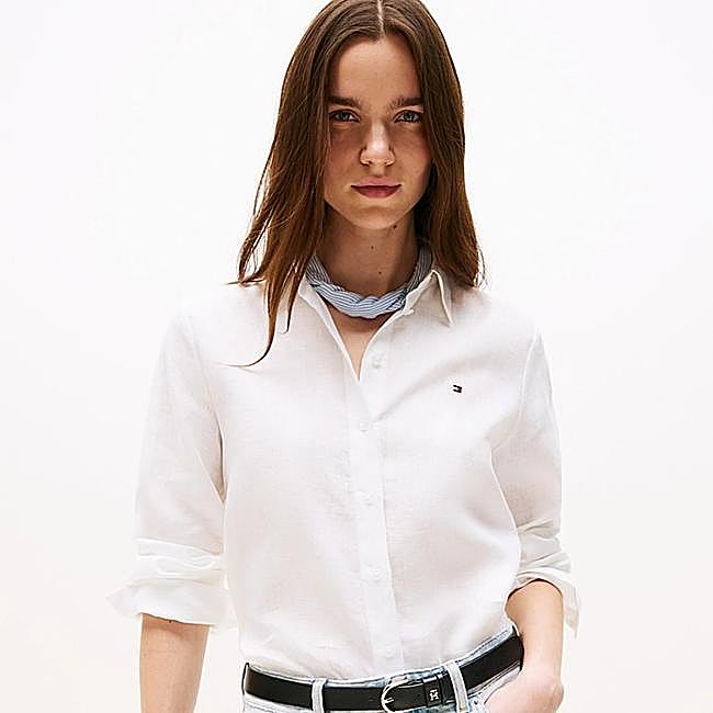 Camisa blanca de lino de Tommy Hilfiger, 119,90 euros.