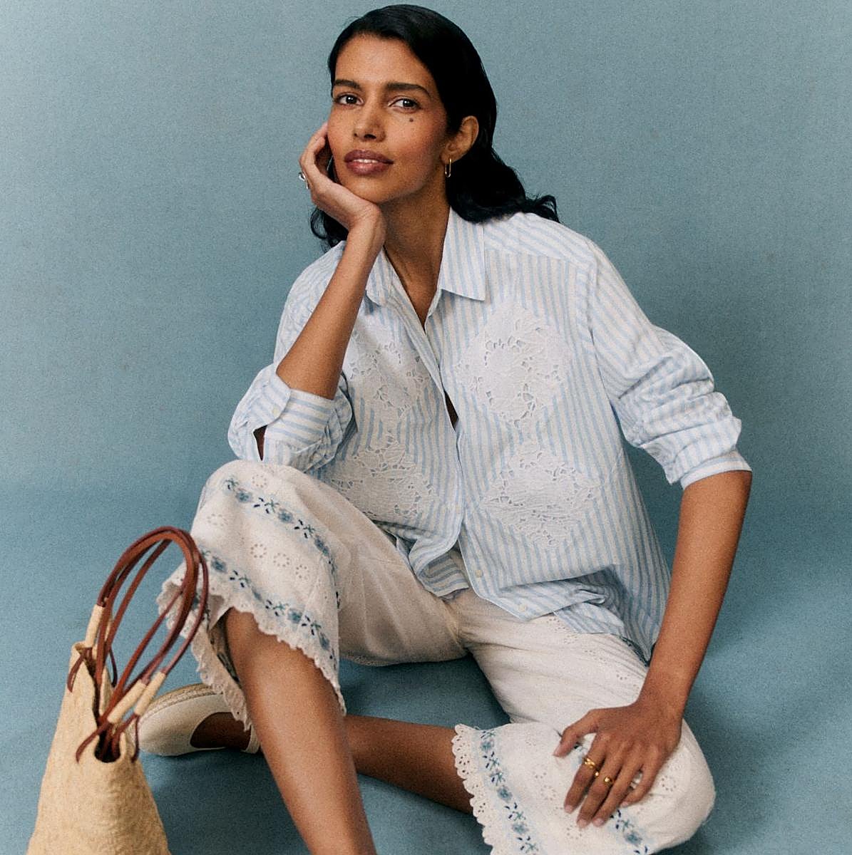 Conjunto de la colección de Sézane x Andión Clothing.