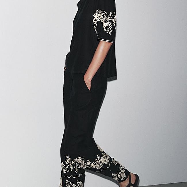 Conjunto bicolor con bordados