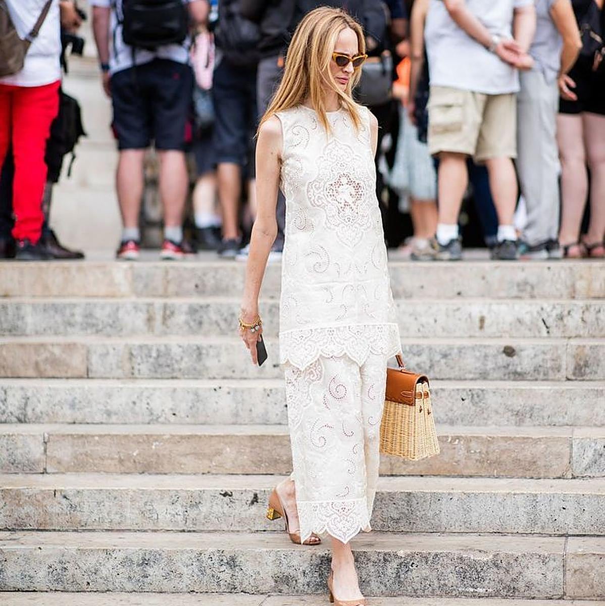 Influencer con conjunto para verano