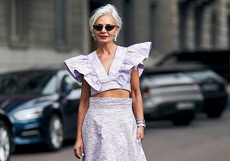 Mujer con look de verano.