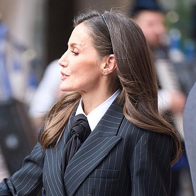 La diadema de la reina Letizia es de color negro.