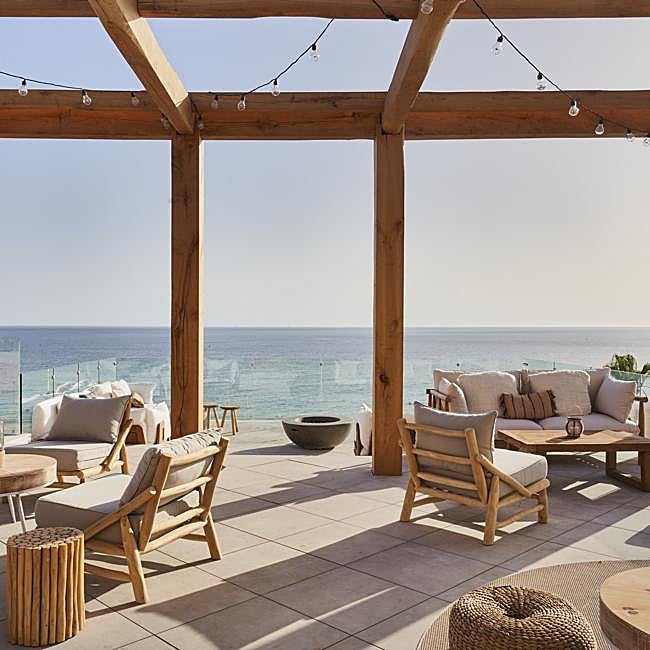 El rooftop del Daia Slow Beach Hotel de Conil es uno de los mejores lugares de la localidad gaditana para disfrutar de unas buenas vistas.