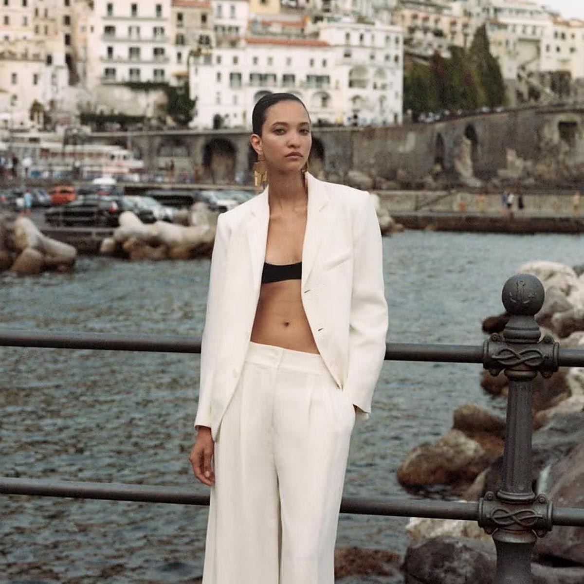 Los pantalones de lino son la mejor alternativa a los clásicos vaqueros. Un must de verano.