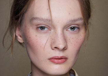 Protectores solares con glow, los favoritos de aquellas que lo quieren todo: protección y piel hidratada e iluminada